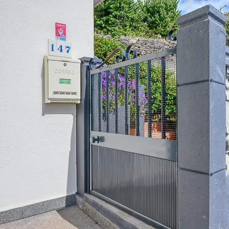 Clarisse's House I, A In Madeira Appartement